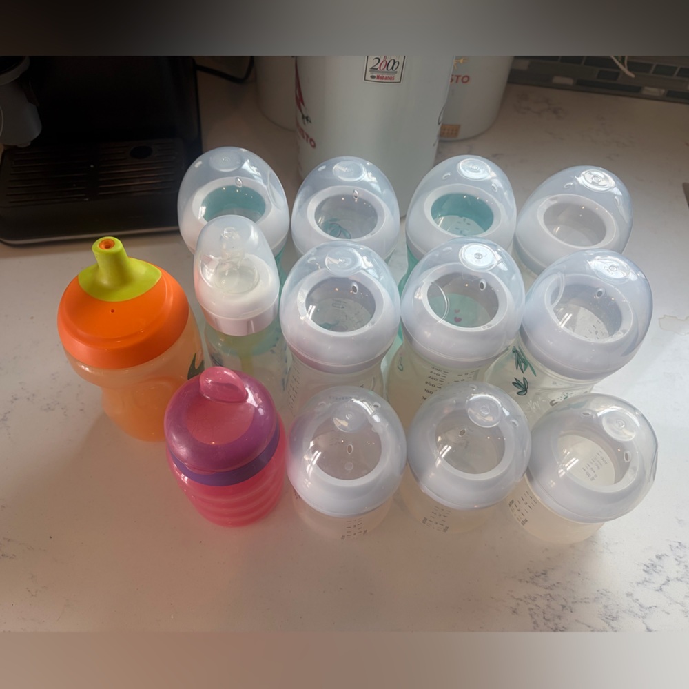 Phillips Avent Baby Bottles and Sippy Cups